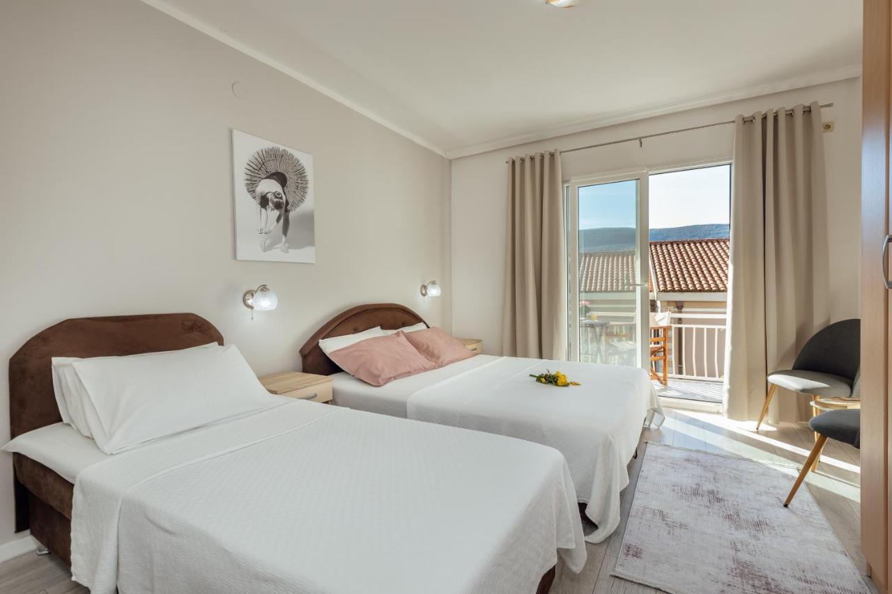 Apartmani Vico แฮร์เซ็ก-โนวี ภายนอก รูปภาพ