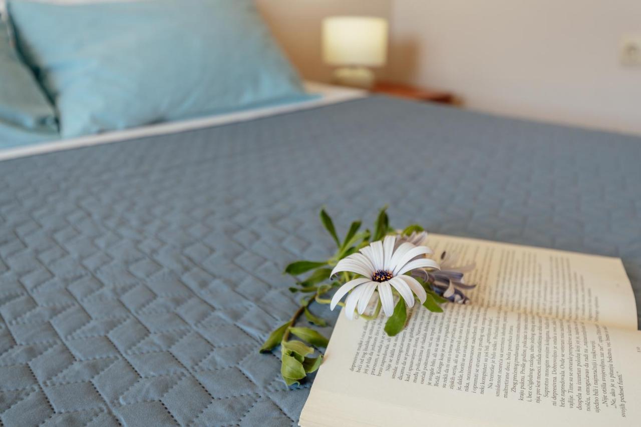 Apartmani Vico แฮร์เซ็ก-โนวี ภายนอก รูปภาพ