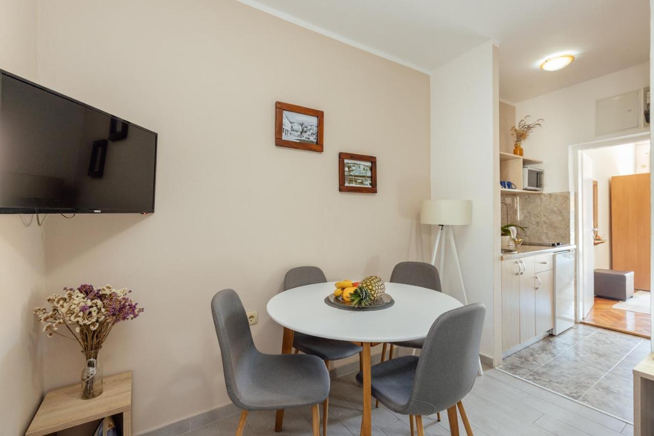 Apartmani Vico แฮร์เซ็ก-โนวี ภายนอก รูปภาพ